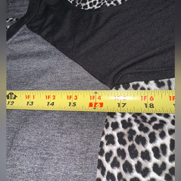 *SOLD* Glitter Skull Cold Shoulder Top Small - Picture 4 of 11